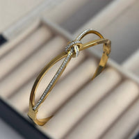 Bracelete - Nó Cravejado - Banhado a Ouro 18k