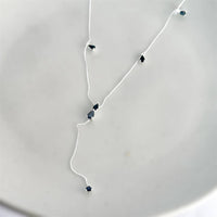 Gravatinha Veneziano com Ônix - Joia Banhada a Prata